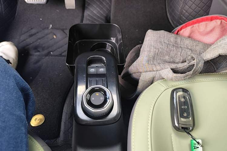 Used Geely Galaxy Panda 2024 200km Panda Rider Gear Lever