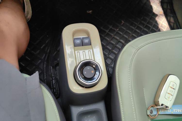 Used Geely Galaxy Panda 2024 200km Panda Rider Gear Lever