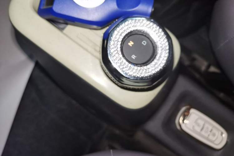 Used Geely Galaxy Panda 2024 200km Panda Rider Gear Lever