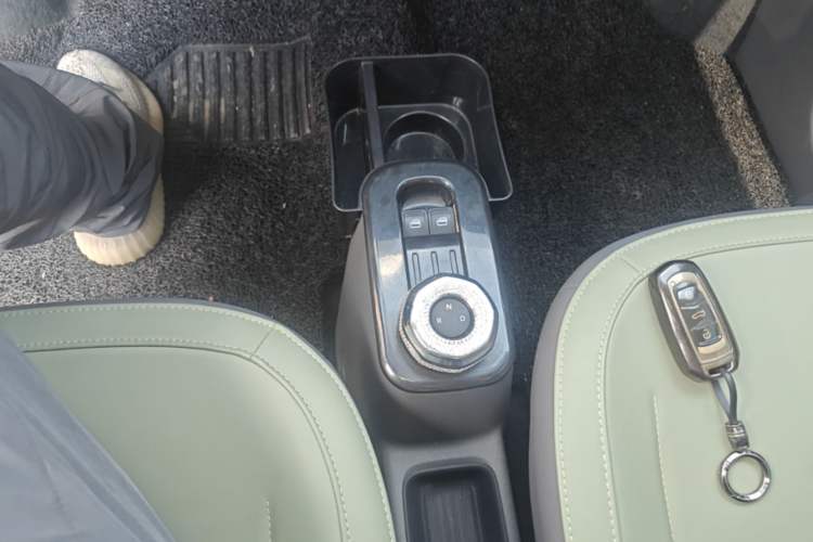 Used Geely Galaxy Panda 2024 200km Panda Rider Gear Lever