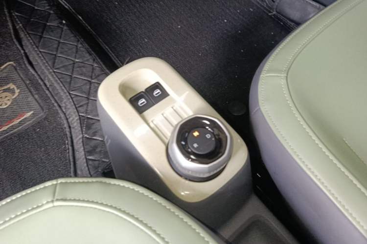 Used Geely Galaxy Panda 2024 200km Panda Rider Gear Lever