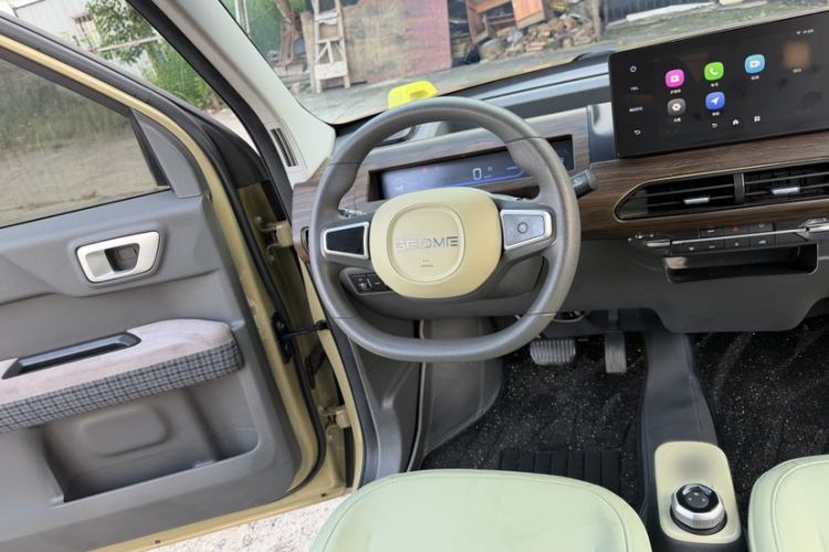 Used Geely Galaxy Panda 2024 200km Panda Rider Interior 1
