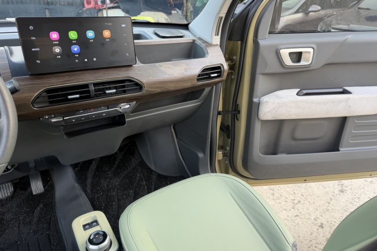Used Geely Galaxy Panda 2024 200km Panda Rider Interior 7