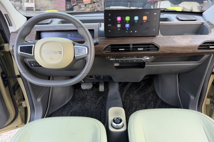 Used Geely Galaxy Panda 2024 200km Panda Rider Interior 8