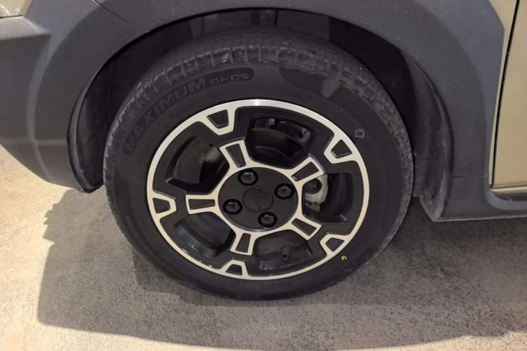 Used Geely Galaxy Panda 2024 200km Panda Rider Left Front Wheel Hub