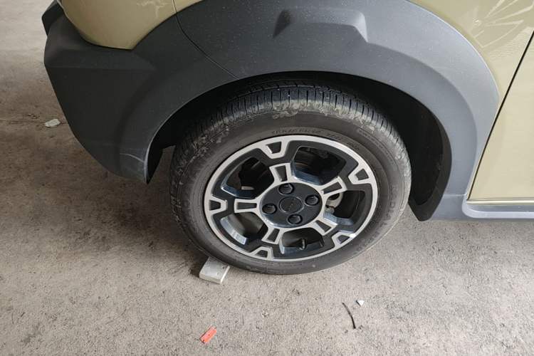 Used Geely Galaxy Panda 2024 200km Panda Rider Left Front Wheel Hub