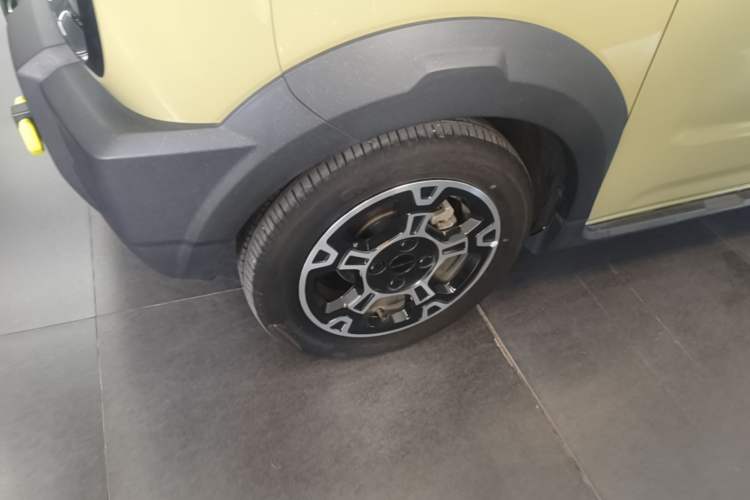 Used Geely Galaxy Panda 2024 200km Panda Rider Left Front Wheel Hub