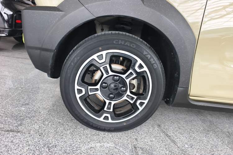 Used Geely Galaxy Panda 2024 200km Panda Rider Left Front Wheel Hub