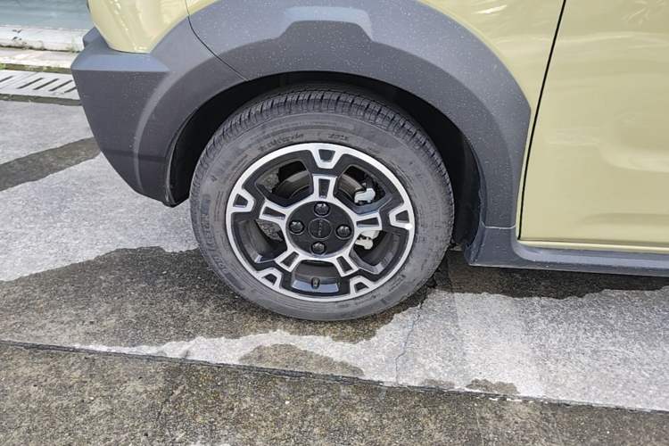 Used Geely Galaxy Panda 2024 200km Panda Rider Left Front Wheel Hub