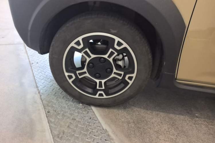 Used Geely Galaxy Panda 2024 200km Panda Rider Left Front Wheel Hub