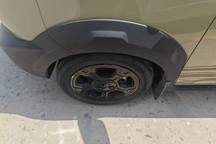 Used Geely Galaxy Panda 2024 200km Panda Rider Left Front Wheel Hub