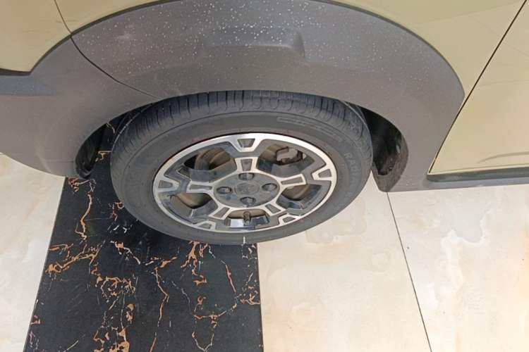 Used Geely Galaxy Panda 2024 200km Panda Rider Left Front Wheel Hub
