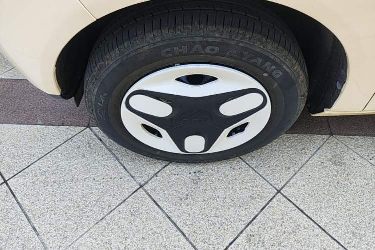 Used Geely Galaxy Panda 2024 Panda Mini 200km Endurance Bear Left Front Wheel Hub
