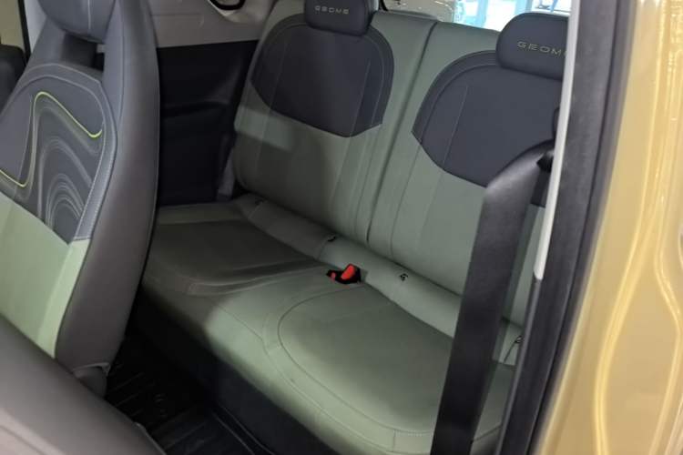Used Geely Galaxy Panda 2024 200km Panda Rider Left Rear Seat