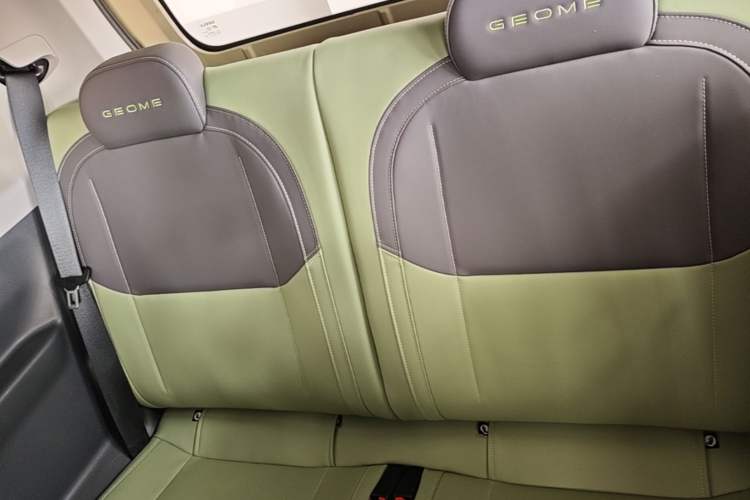 Used Geely Galaxy Panda 2024 200km Panda Rider Left Rear Seat