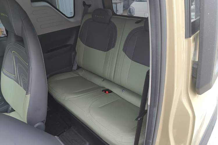 Used Geely Galaxy Panda 2024 200km Panda Rider Left Rear Seat