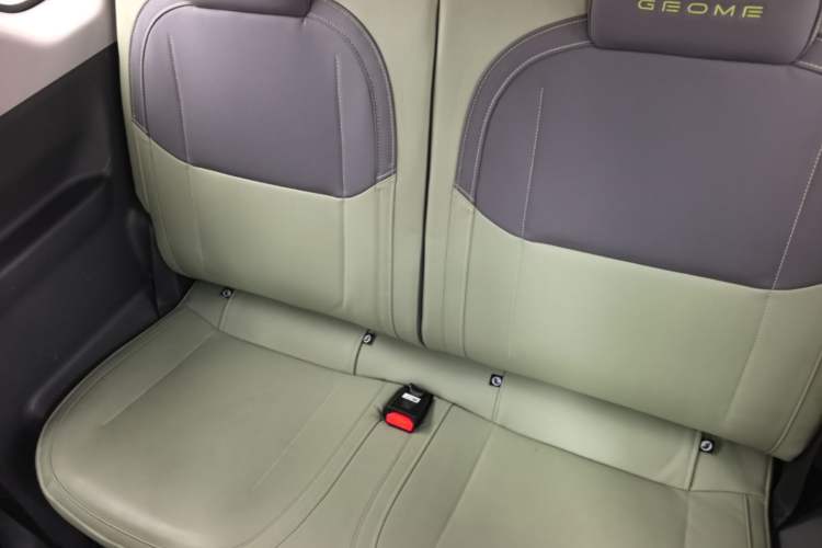Used Geely Galaxy Panda 2024 200km Panda Rider Left Rear Seat