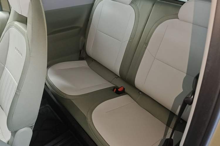 Used Geely Galaxy Panda 2024 200km Panda Rider Left Rear Seat