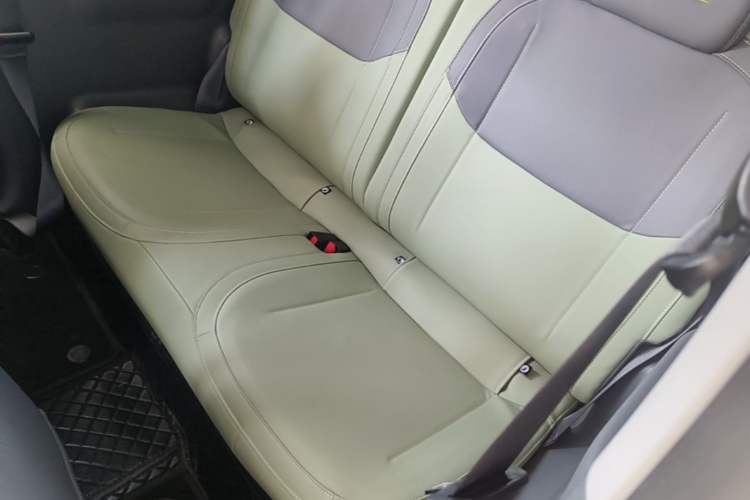 Used Geely Galaxy Panda 2024 200km Panda Rider Left Rear Seat