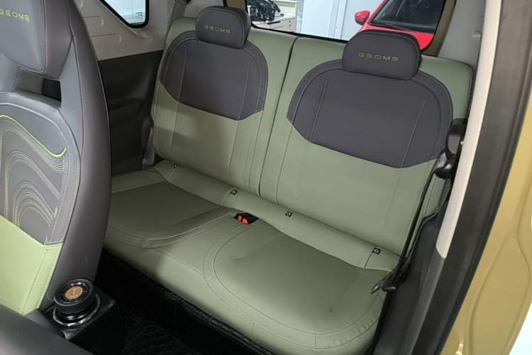 Used Geely Galaxy Panda 2024 200km Panda Rider Left Rear Seat
