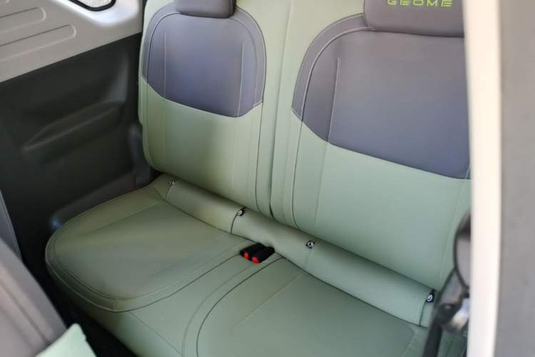 Used Geely Galaxy Panda 2024 200km Panda Rider Left Rear Seat