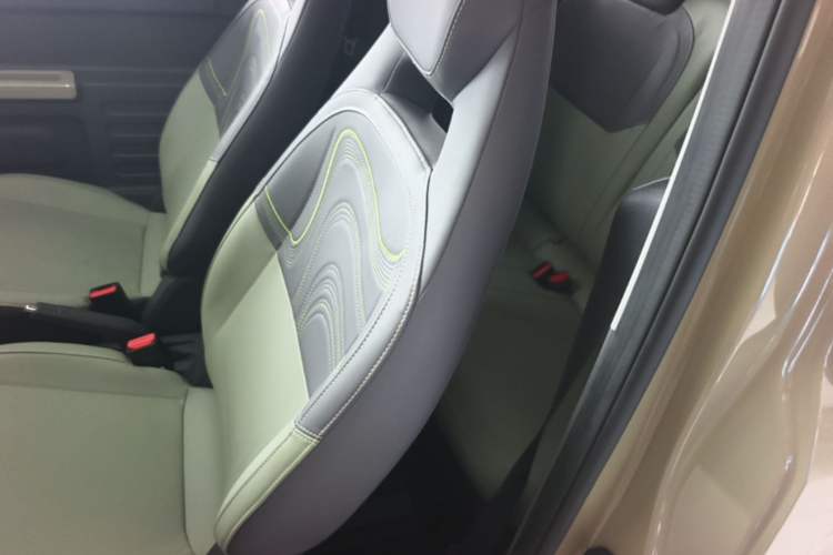 Used Geely Galaxy Panda 2024 200km Panda Rider Left Rear Seat