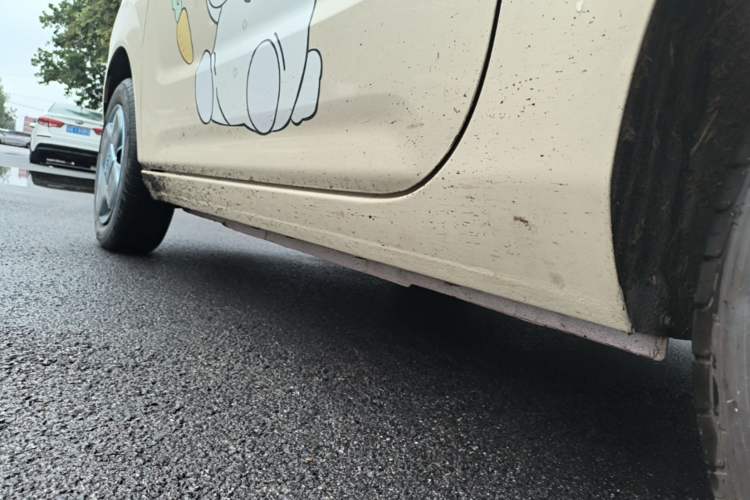Used Geely Galaxy Panda 2024 Panda Mini 200km Endurance Bear Left Side Sill