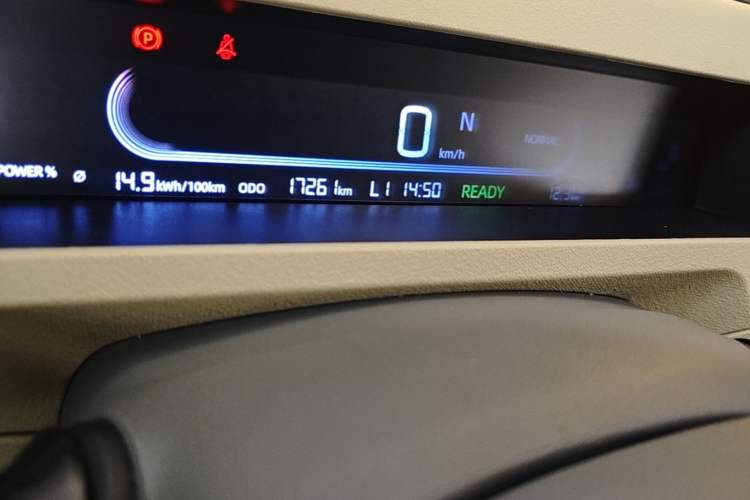 Used Geely Galaxy Panda 2024 200km Panda Rider Odometer Close Up