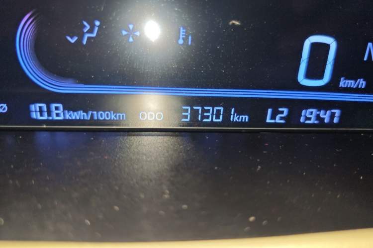 Used Geely Galaxy Panda 2024 200km Panda Rider Odometer Close Up
