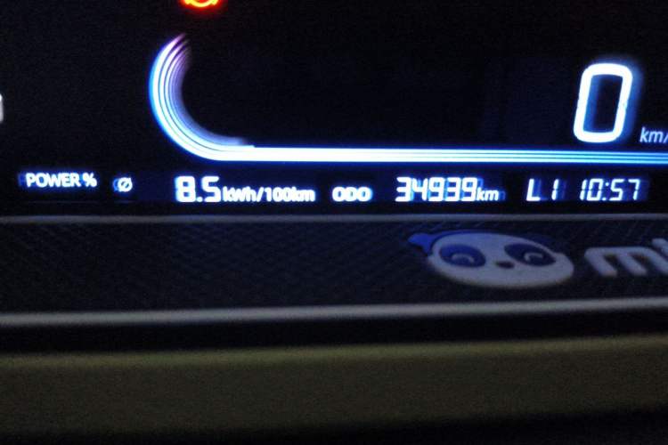 Used Geely Galaxy Panda 2024 200km Panda Rider Odometer Close Up