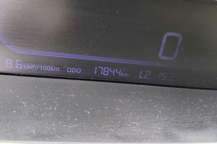 Used Geely Galaxy Panda 2024 200km Panda Rider Odometer Close Up