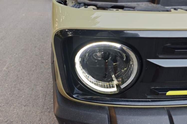 Used Geely Galaxy Panda 2024 200km Panda Rider Right Front Headlight