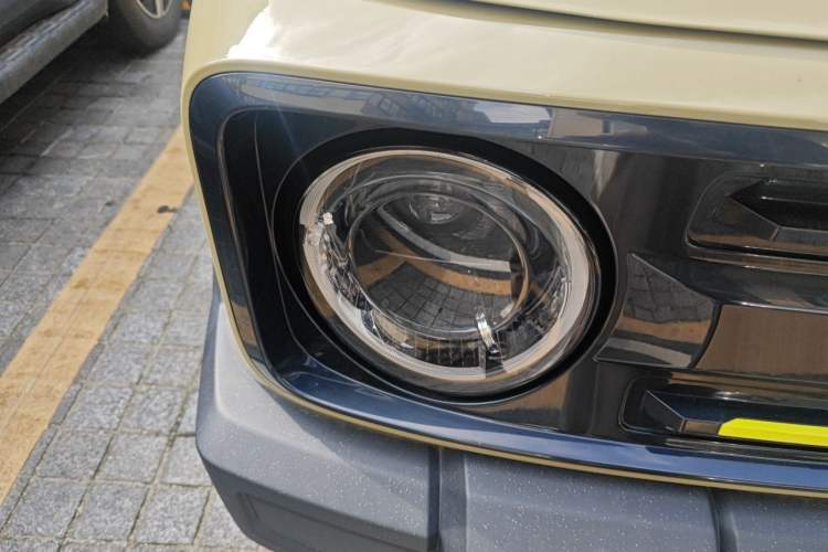 Used Geely Galaxy Panda 2024 200km Panda Rider Right Front Headlight
