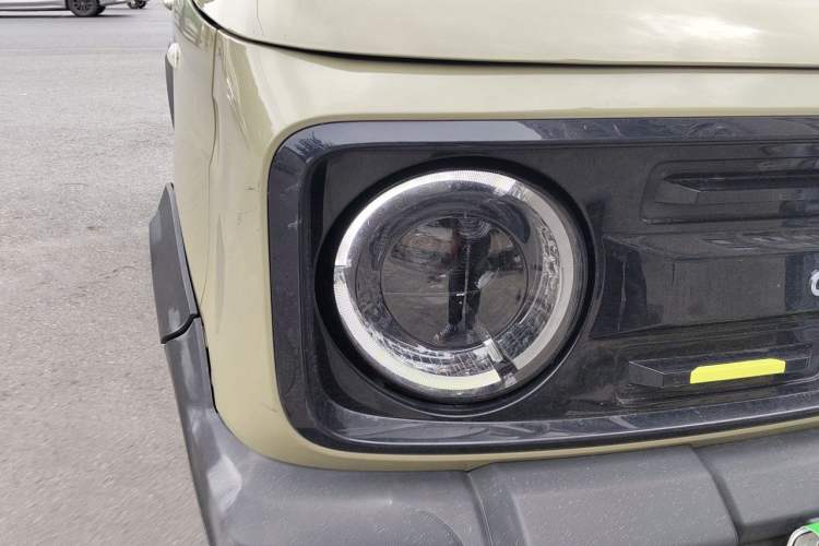 Used Geely Galaxy Panda 2024 200km Panda Rider Right Front Headlight