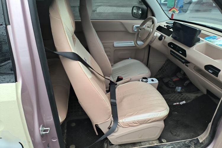 Used Geely Galaxy Panda 2024 Panda Mini 200km Endurance Bear Right Front Seat
