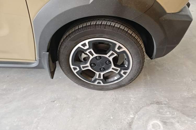 Used Geely Galaxy Panda 2024 200km Panda Rider Right Front Wheel Hub