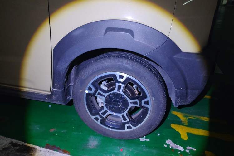 Used Geely Galaxy Panda 2024 200km Panda Rider Right Front Wheel Hub