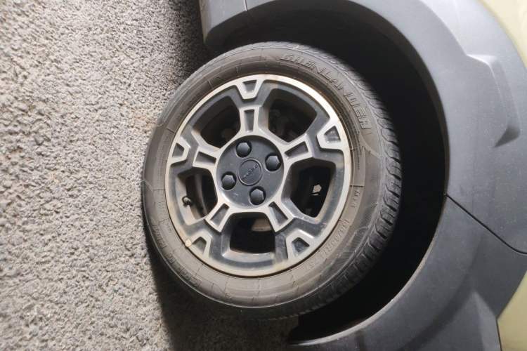 Used Geely Galaxy Panda 2024 200km Panda Rider Right Front Wheel Hub
