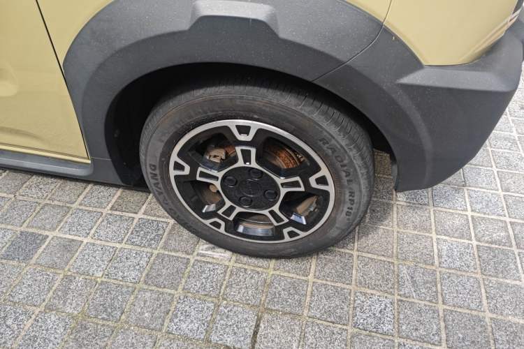Used Geely Galaxy Panda 2024 200km Panda Rider Right Front Wheel Hub