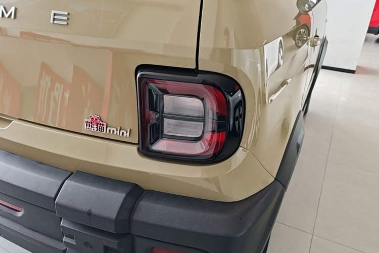 Used Geely Galaxy Panda 2024 200km Panda Rider Right Rear Taillight