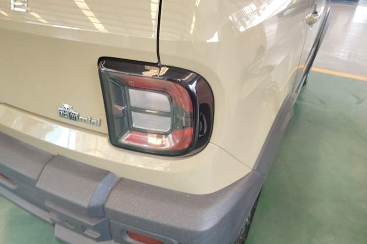 Used Geely Galaxy Panda 2024 200km Panda Rider Right Rear Taillight