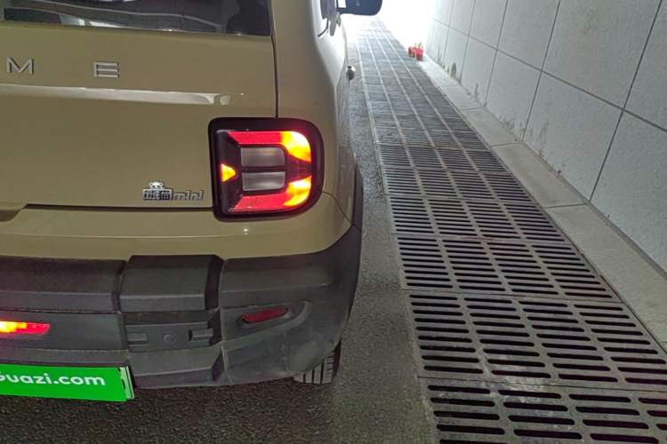 Used Geely Galaxy Panda 2024 200km Panda Rider Right Rear Taillight