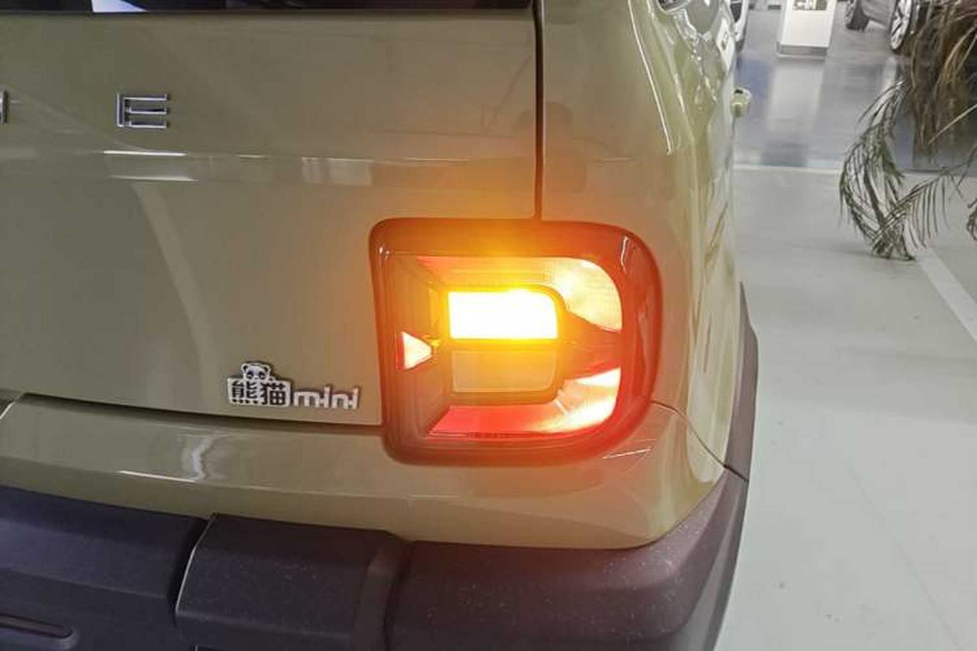 Used Geely Galaxy Panda 2024 200km Panda Rider Right Rear Taillight