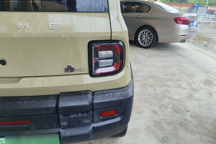 Used Geely Galaxy Panda 2024 200km Panda Rider Right Rear Taillight