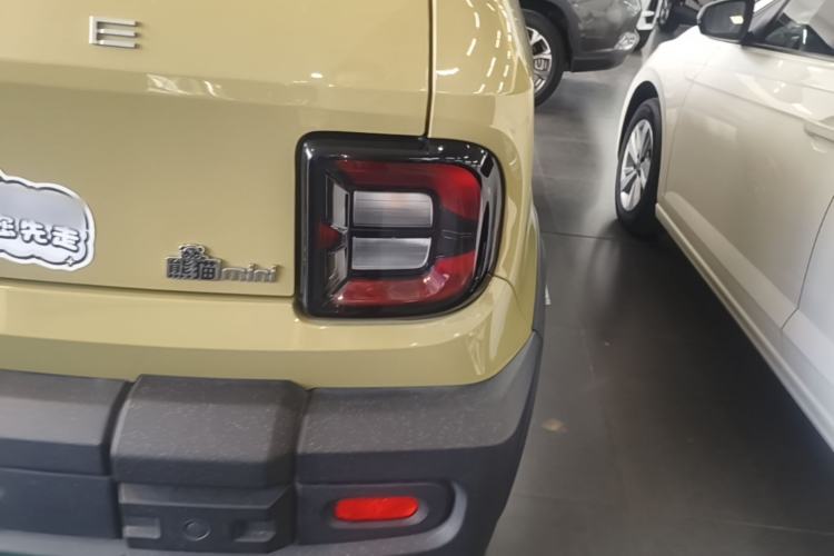 Used Geely Galaxy Panda 2024 200km Panda Rider Right Rear Taillight