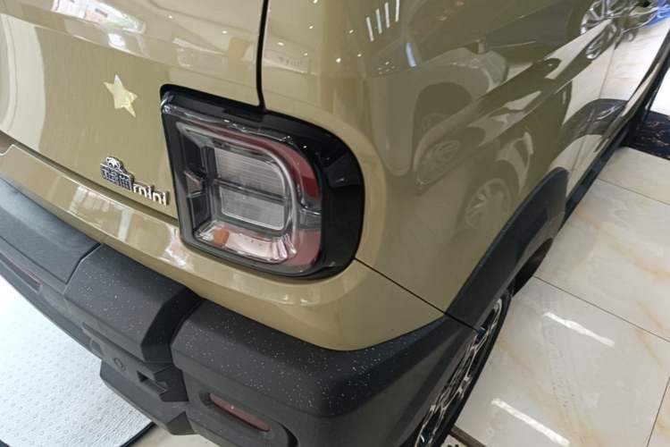 Used Geely Galaxy Panda 2024 200km Panda Rider Right Rear Taillight
