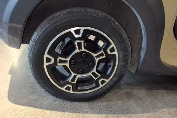 Used Geely Galaxy Panda 2024 200km Panda Rider Right Rear Wheel Hub