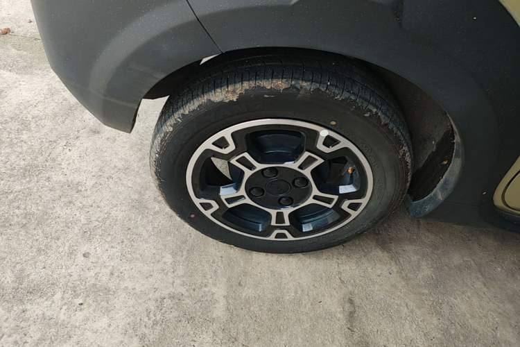 Used Geely Galaxy Panda 2024 200km Panda Rider Right Rear Wheel Hub