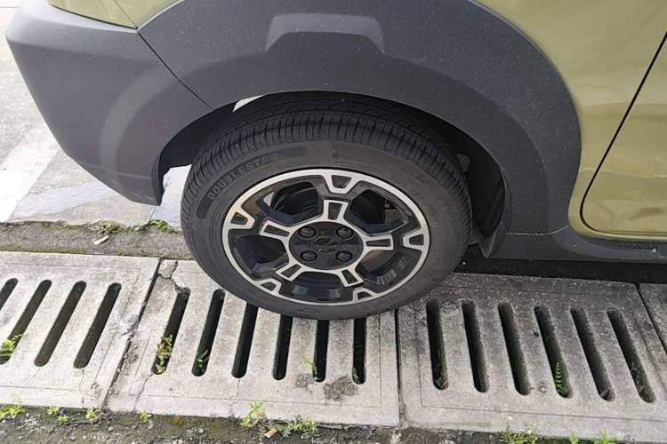 Used Geely Galaxy Panda 2024 200km Panda Rider Right Rear Wheel Hub