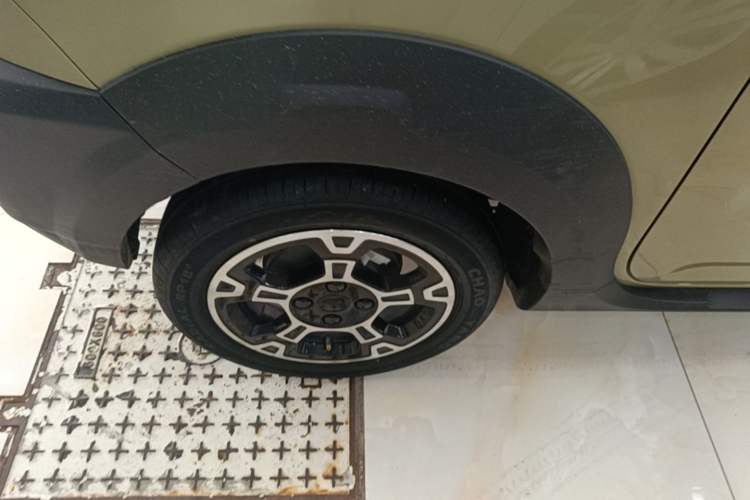 Used Geely Galaxy Panda 2024 200km Panda Rider Right Rear Wheel Hub